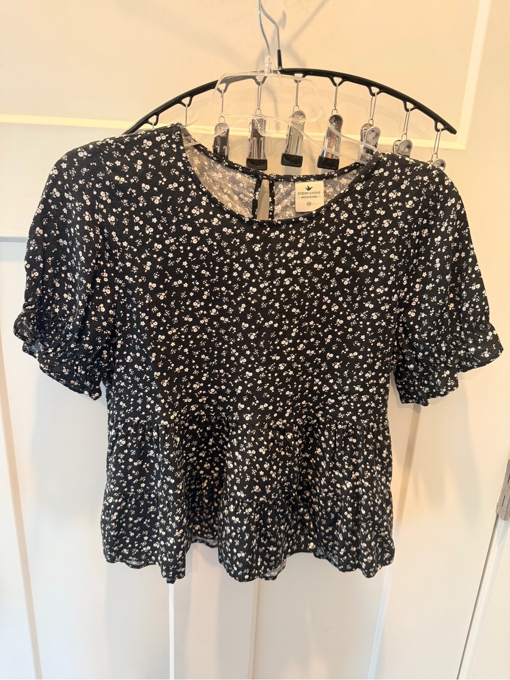 Paper Crane XS Black White Ditsy Floral Peplum Puff Sleeve Blouse Top